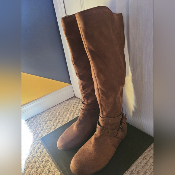 Fergalicious by Fergie 6.5 cognac brown bridges - Picture 2 of 10